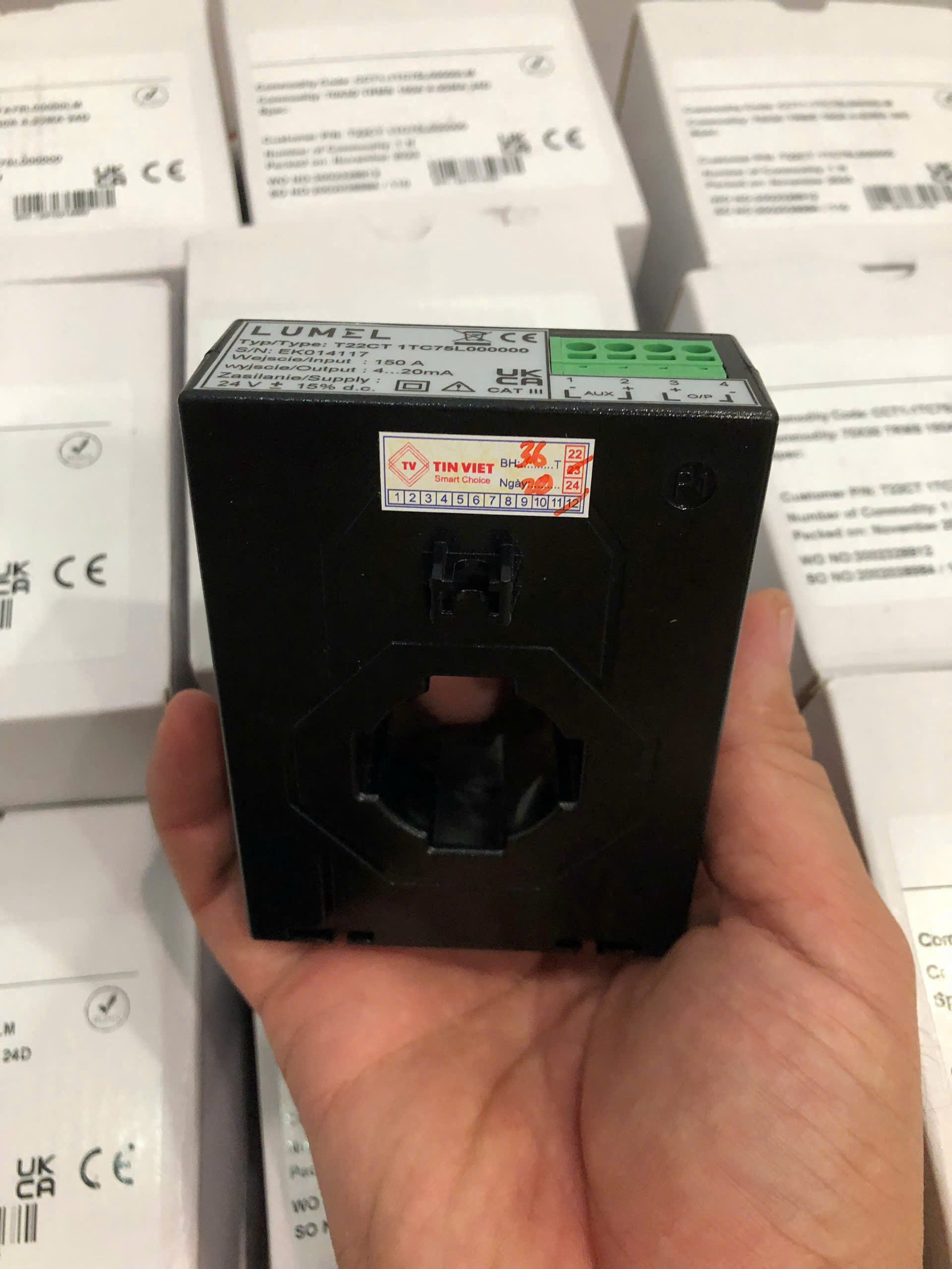 Biến dòng 600A ngõ ra 4-20mA model T22CT 2T I 75 L 000000 của Lumel.